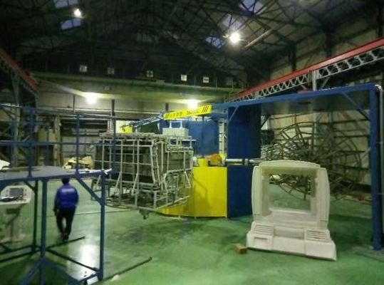 Small Three Arm Tumbling Roto Molding Machines Energy Saving Oven Type