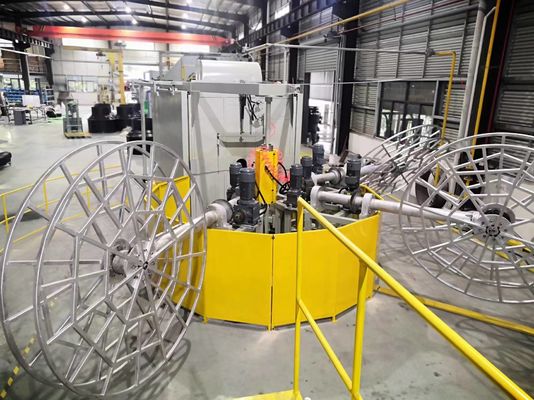 Máy làm bồn nước bằng công nghệ Roto Moulding thân thiện với người dùng 3 tay quay